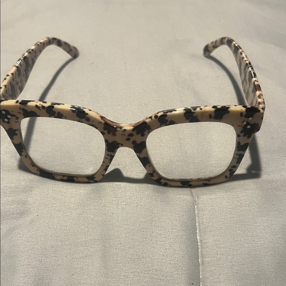 Stylish Tortoiseshell Sunglasses - Picture 5 of 10